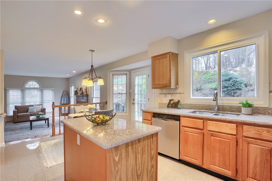 1616 Forest Ridge Dr