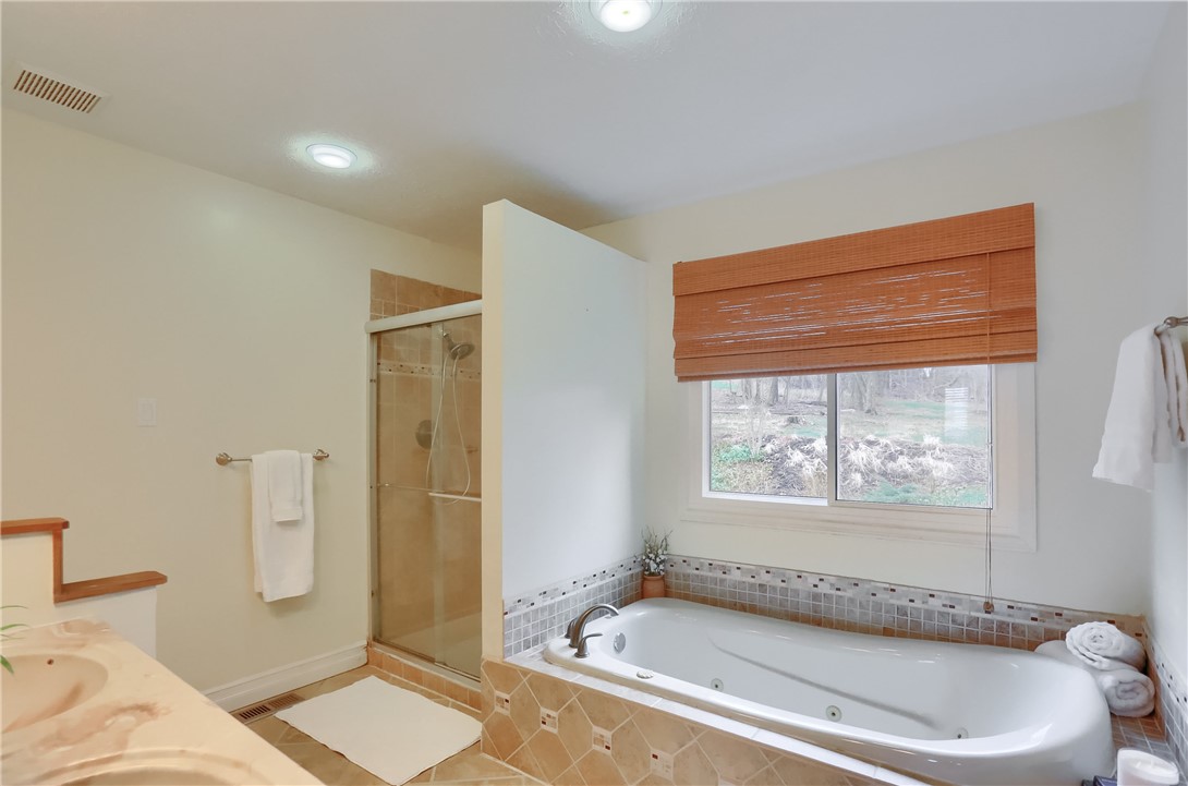 1616 Forest Ridge Dr