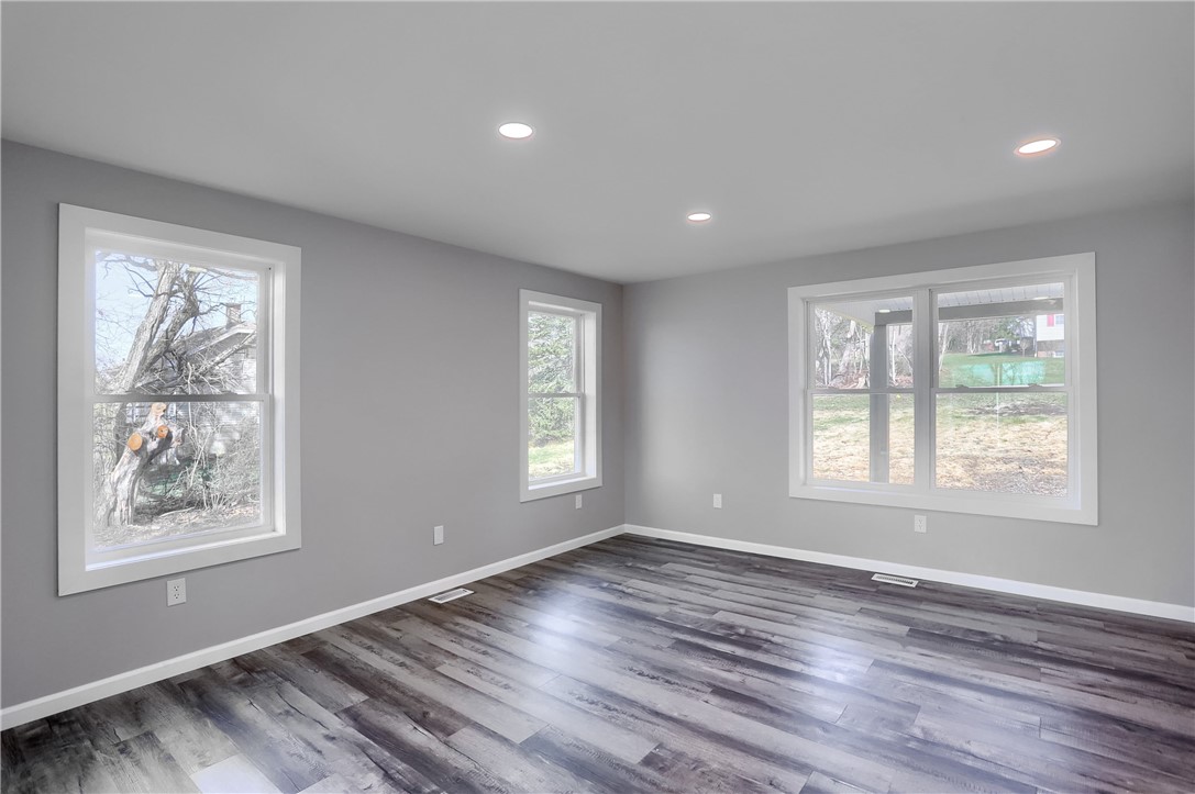 438 Evergreen Ave