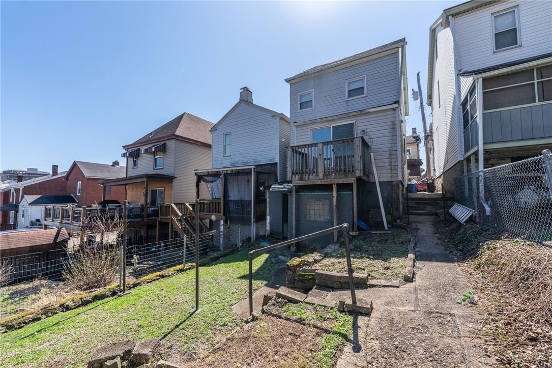233 Smith Way