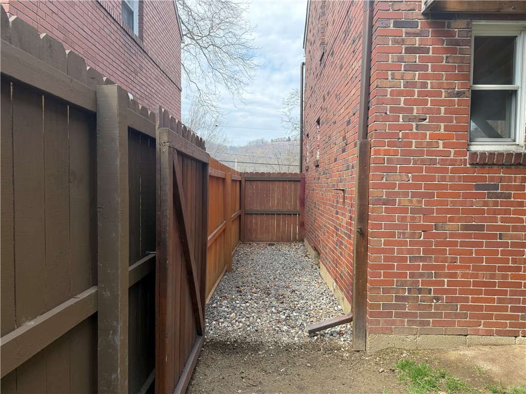 744 Allegheny River Blvd