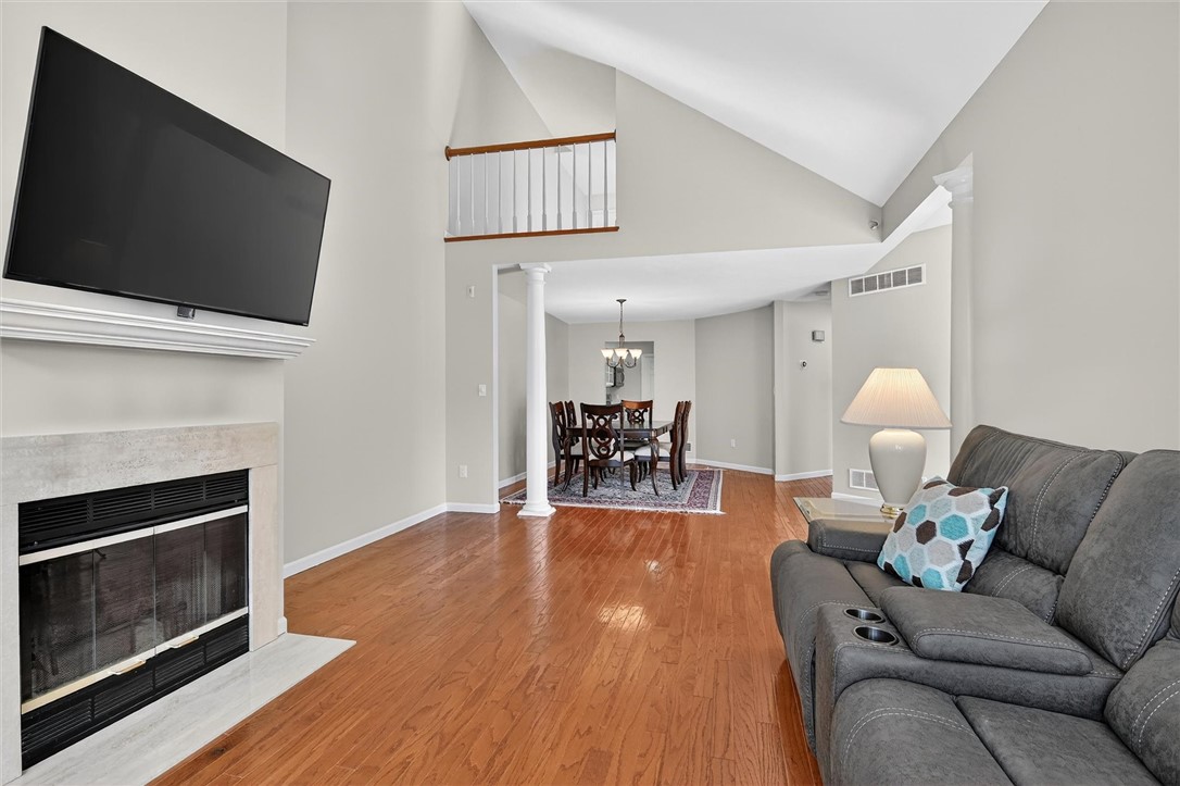 707 Wilshire Cir