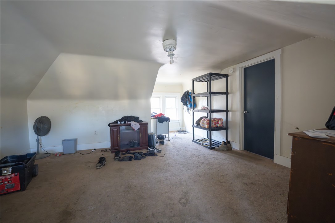 881 Lenz Ave