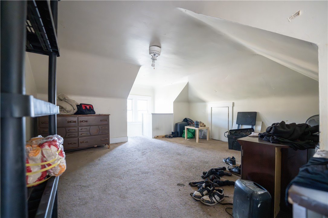 881 Lenz Ave