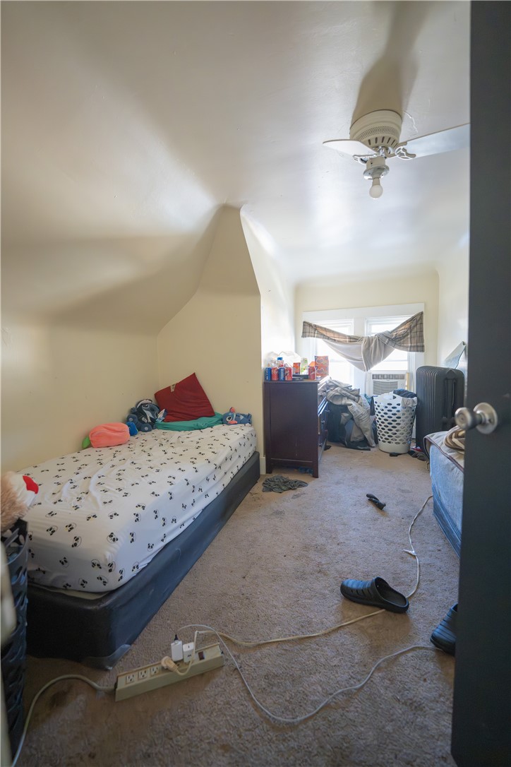881 Lenz Ave