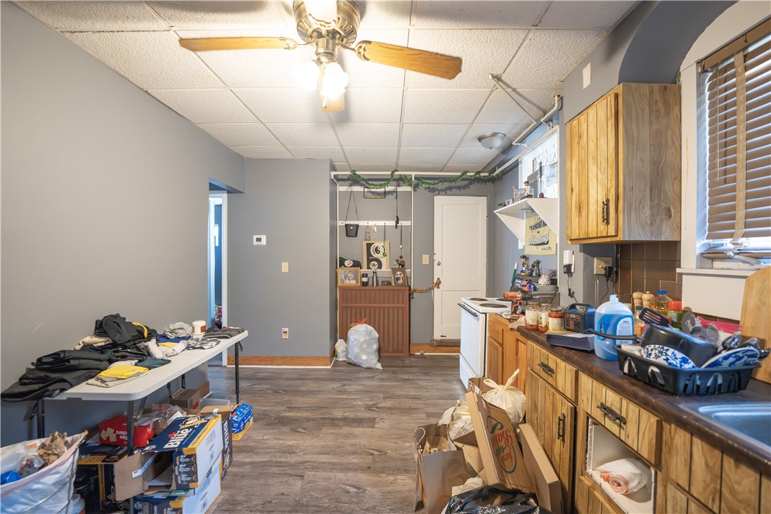 881 Lenz Ave
