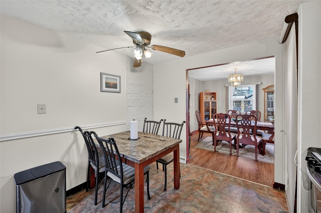 2036 Sampson St