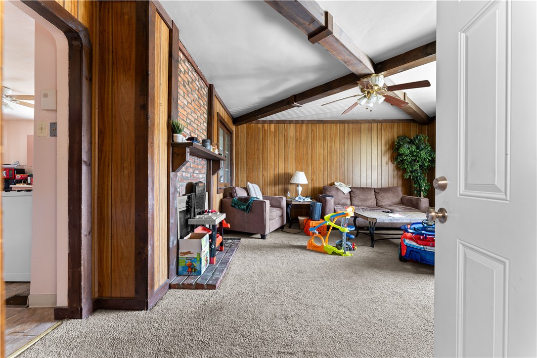 825 North Ave