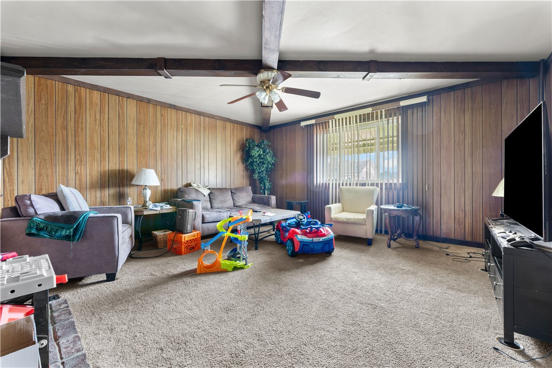 825 North Ave