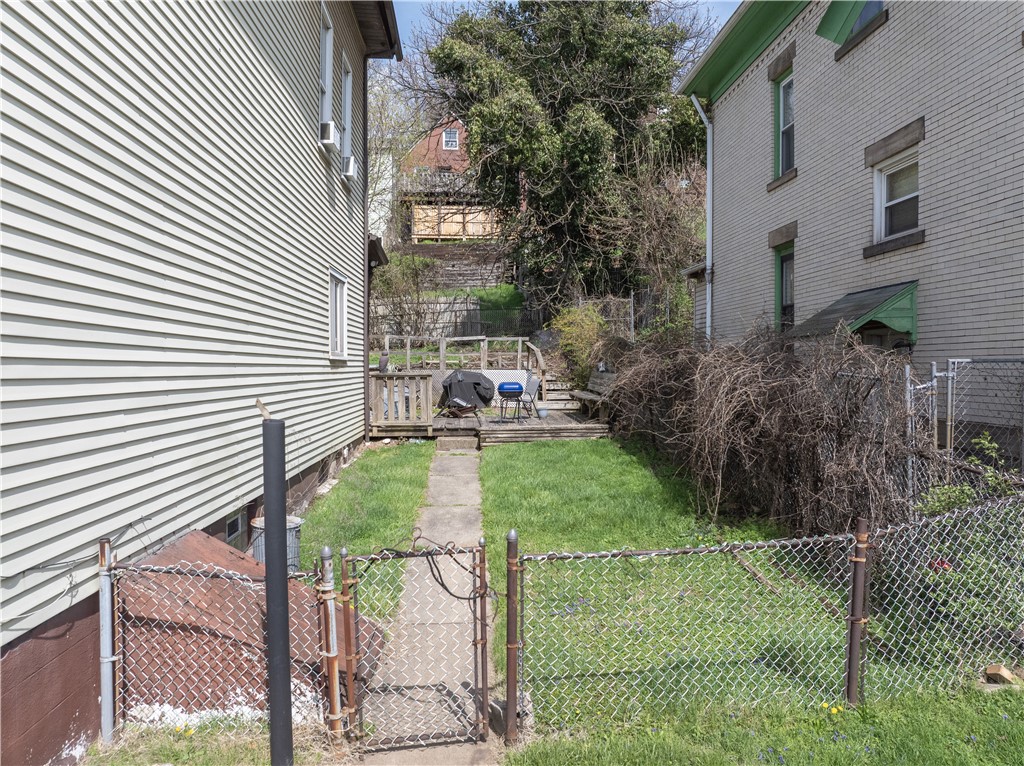825 North Ave