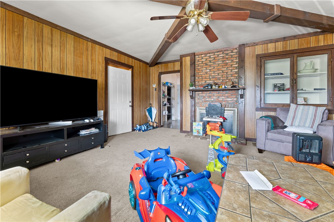 825 North Ave