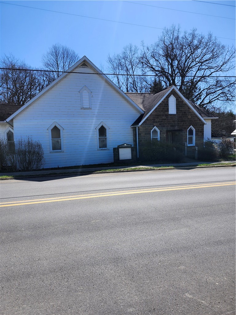 946 Main St