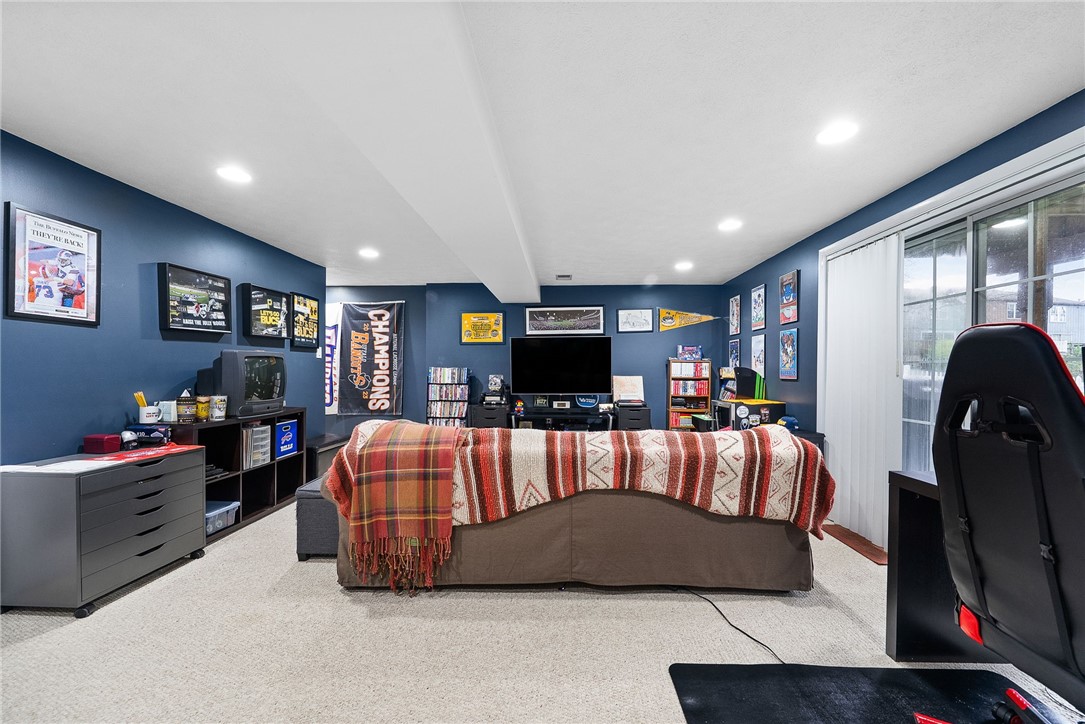 58 Monmouth Dr