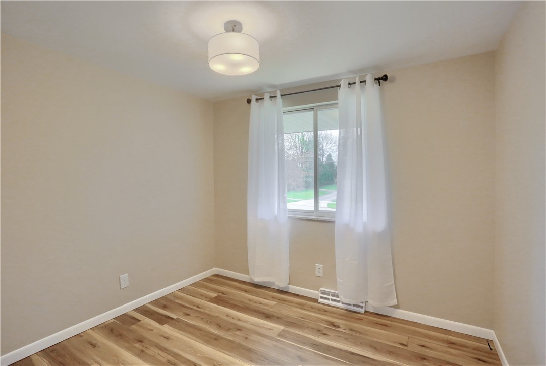 201 E Hazelcroft Ave