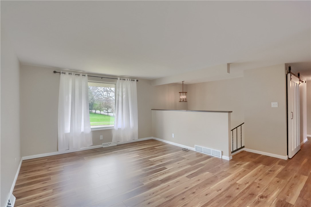 201 E Hazelcroft Ave