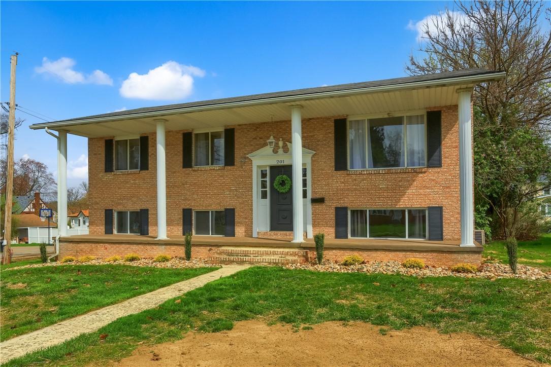 201 E Hazelcroft Ave