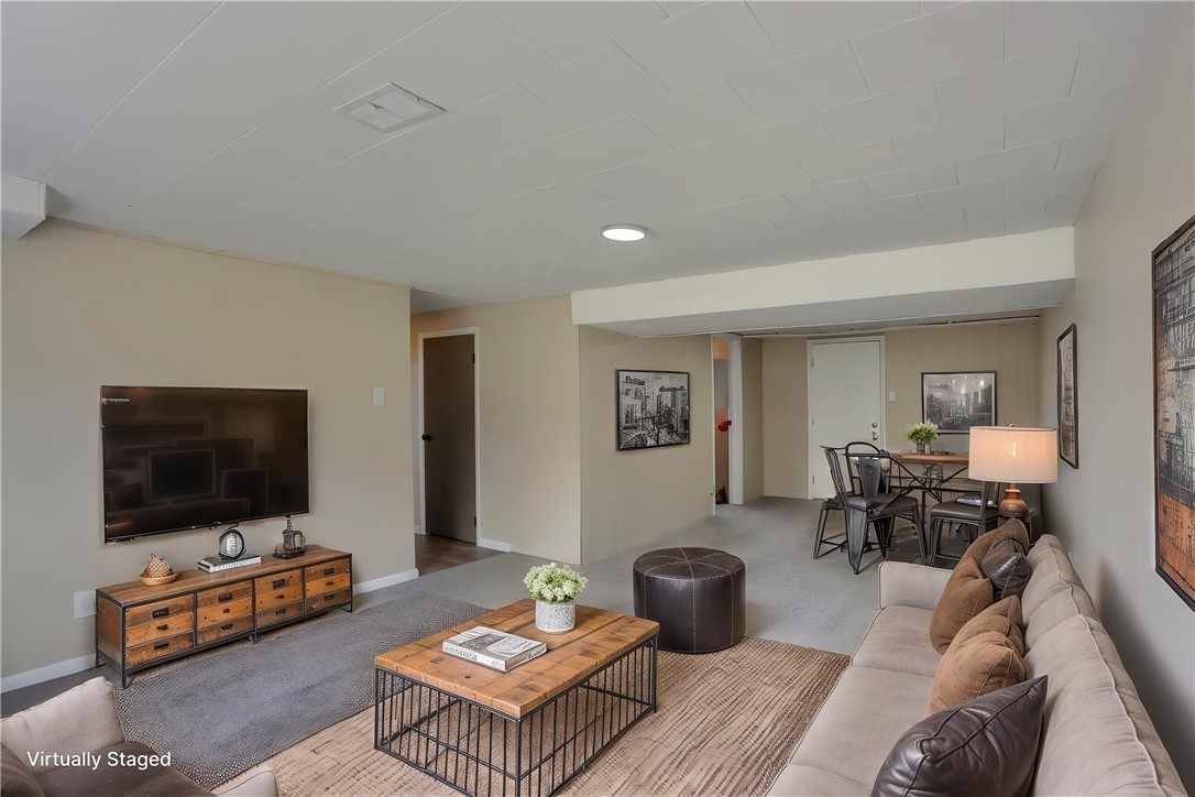 201 E Hazelcroft Ave