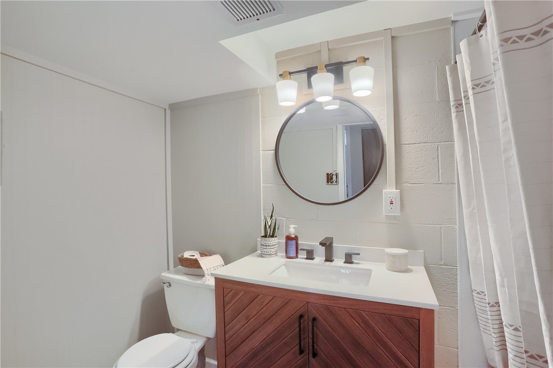 201 E Hazelcroft Ave