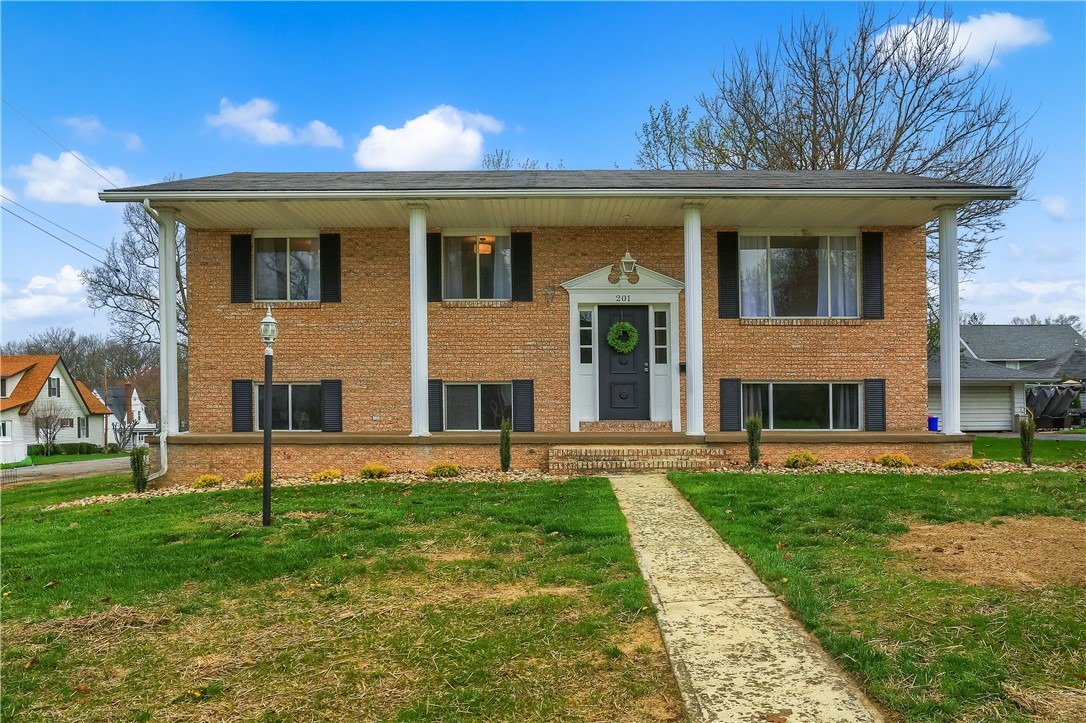 201 E Hazelcroft Ave