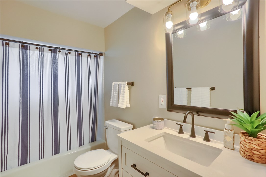 201 E Hazelcroft Ave