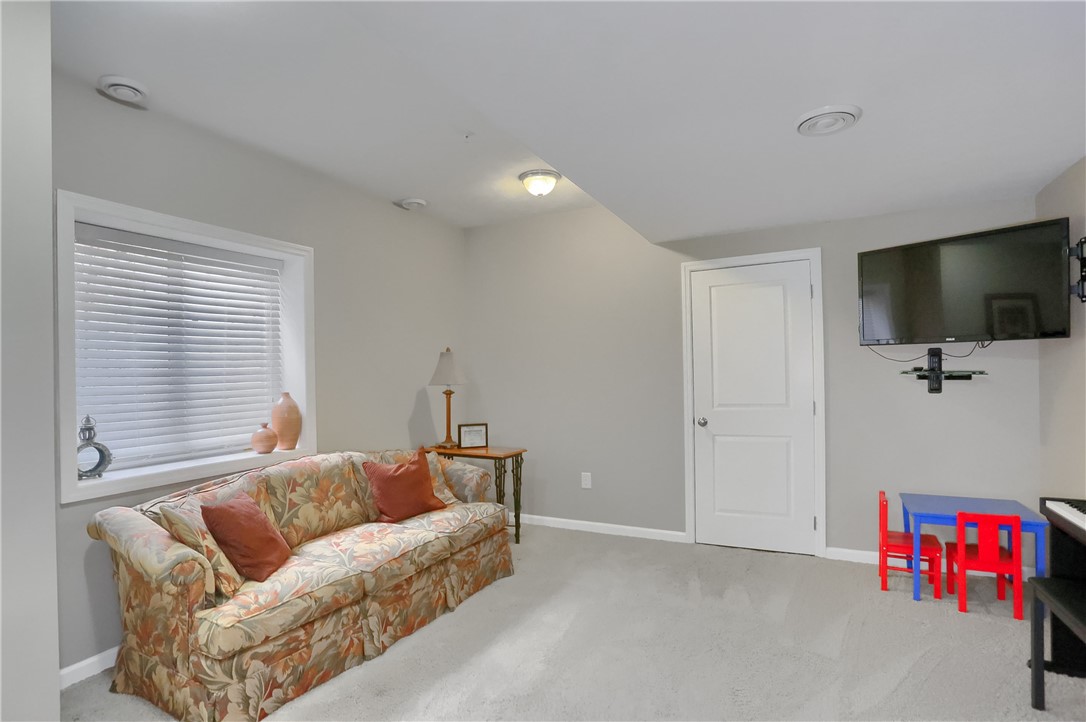 127 Shenot Rd