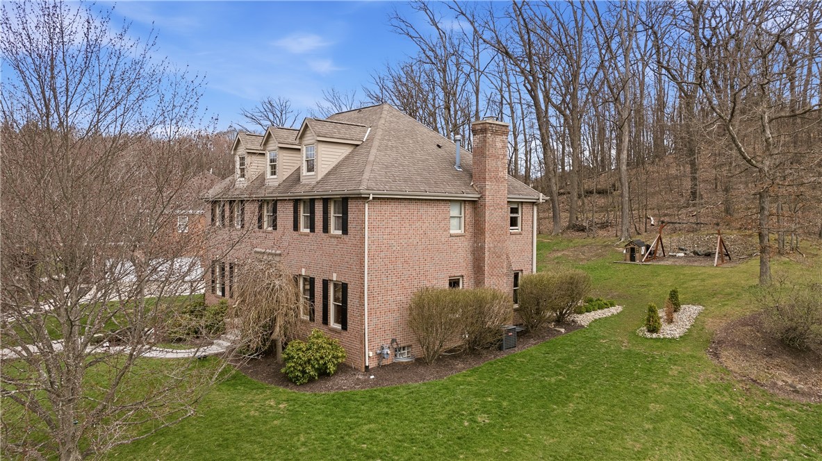 128 Oakview Drive