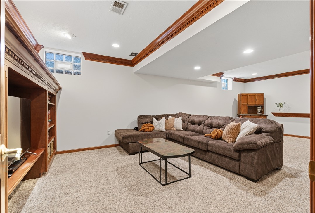 128 Oakview Drive