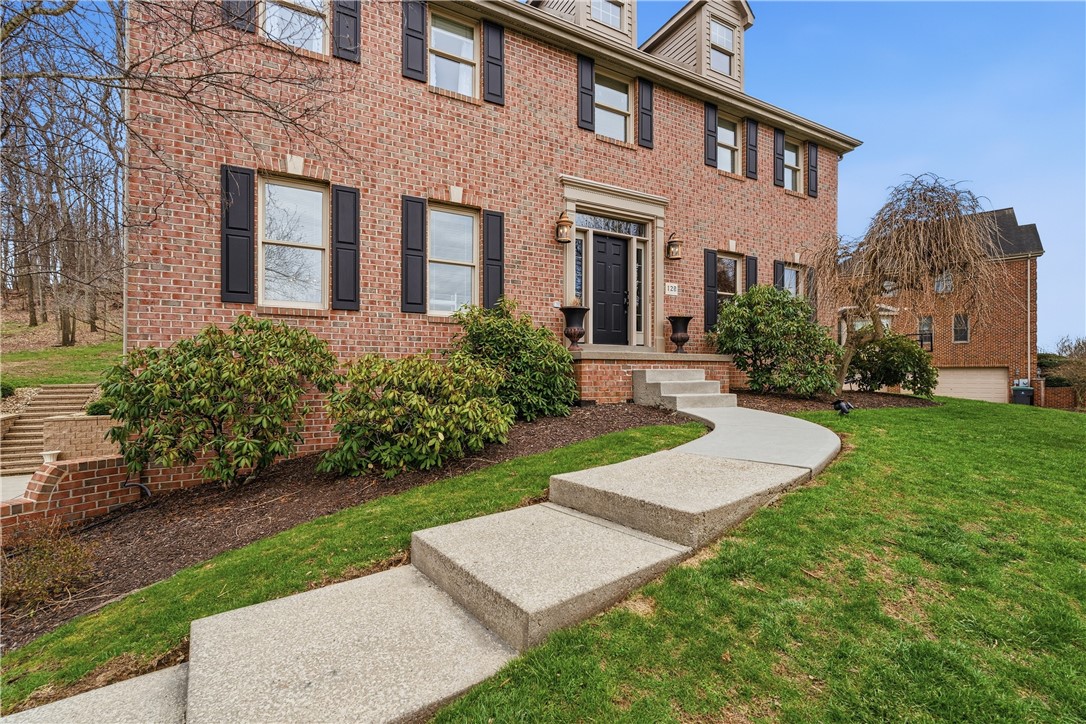 128 Oakview Drive