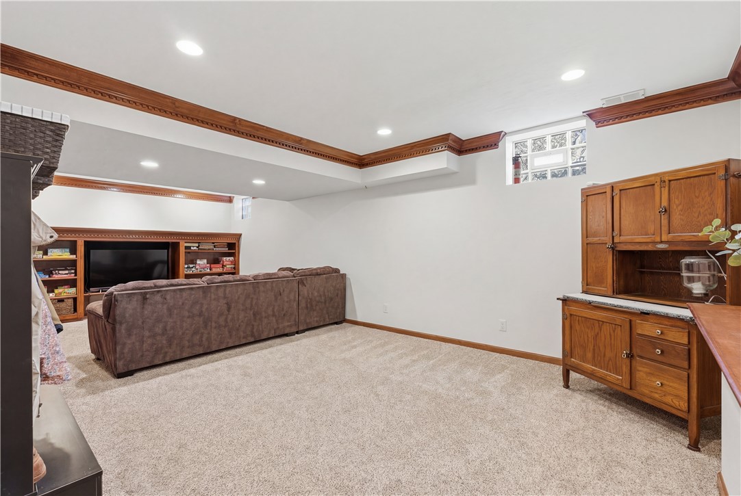 128 Oakview Drive