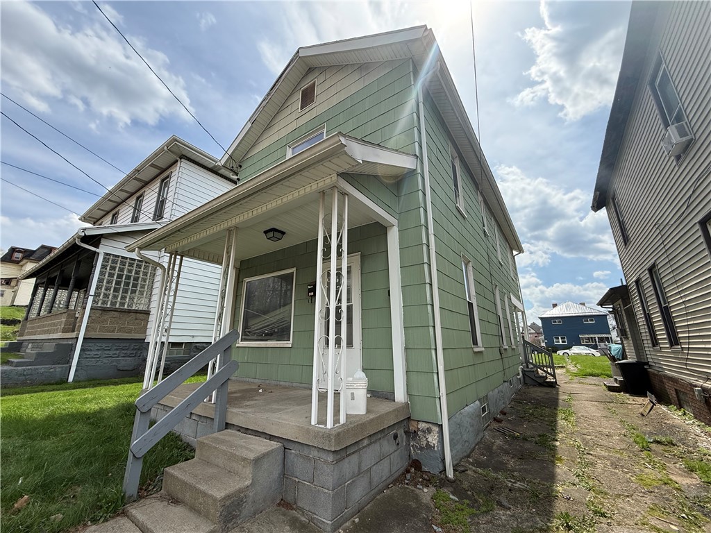 308 E Division St