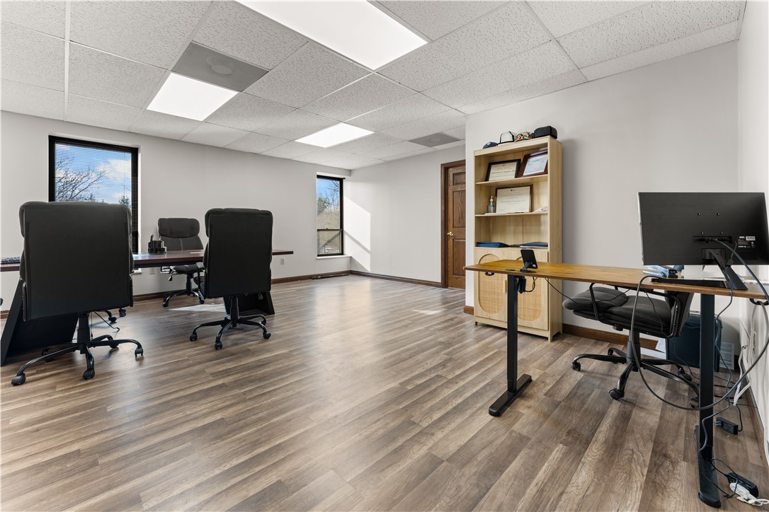 600 Commerce Dr