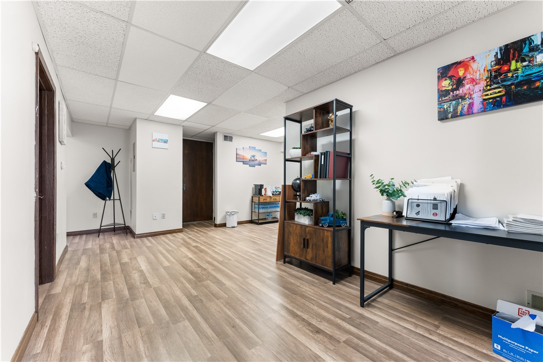 600 Commerce Dr