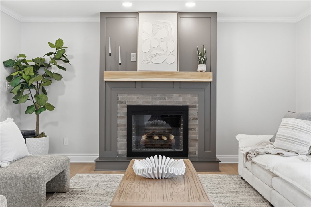 343 Inglewood Dr.