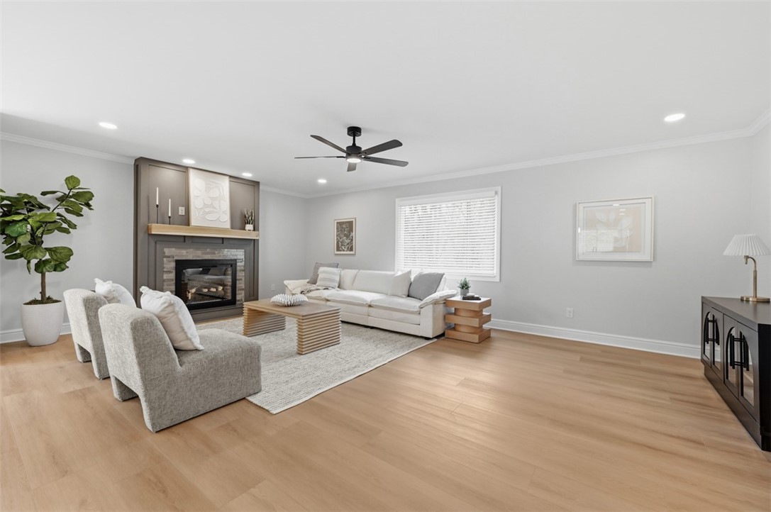 343 Inglewood Dr.