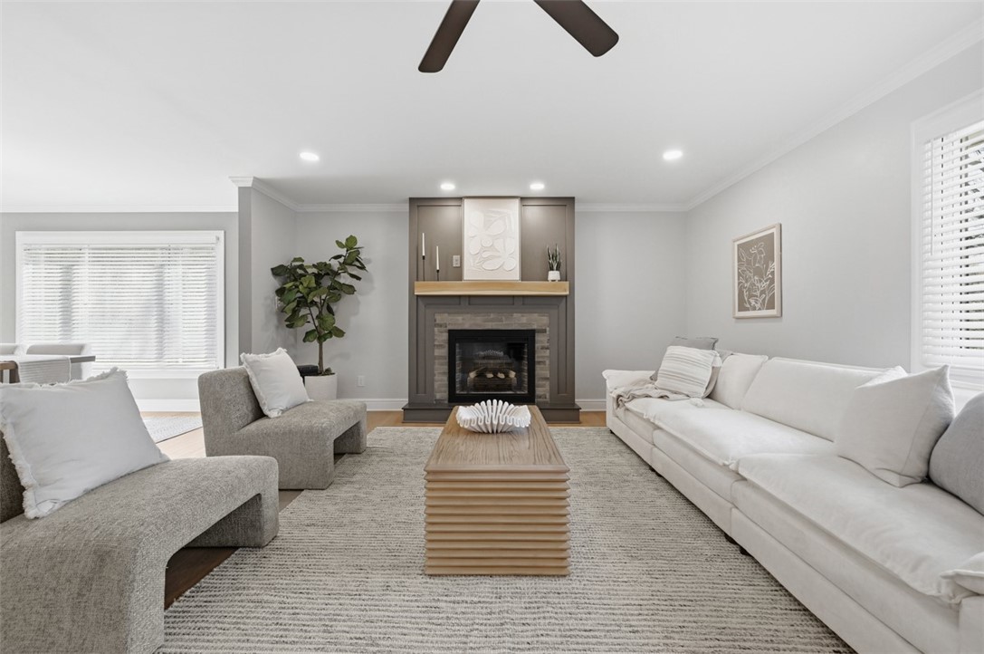 343 Inglewood Dr.