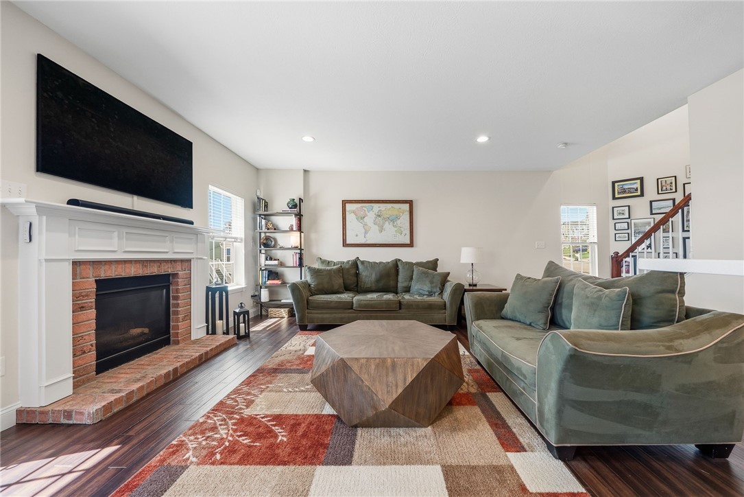 304 Sunrise Dr