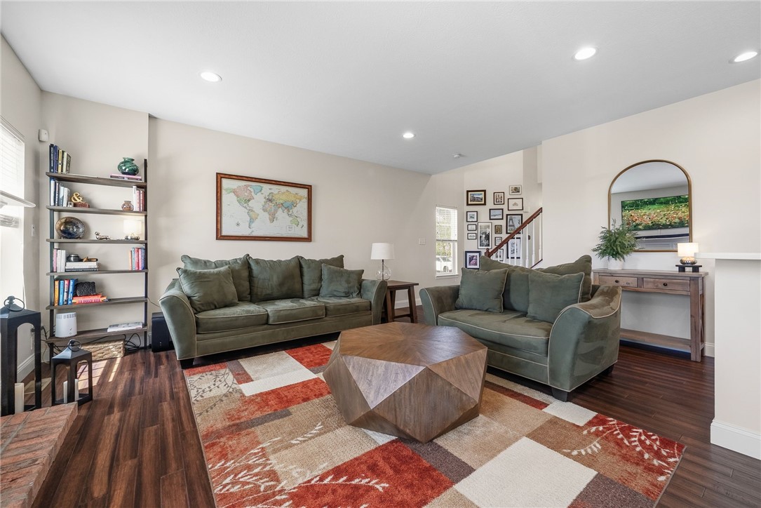 304 Sunrise Dr