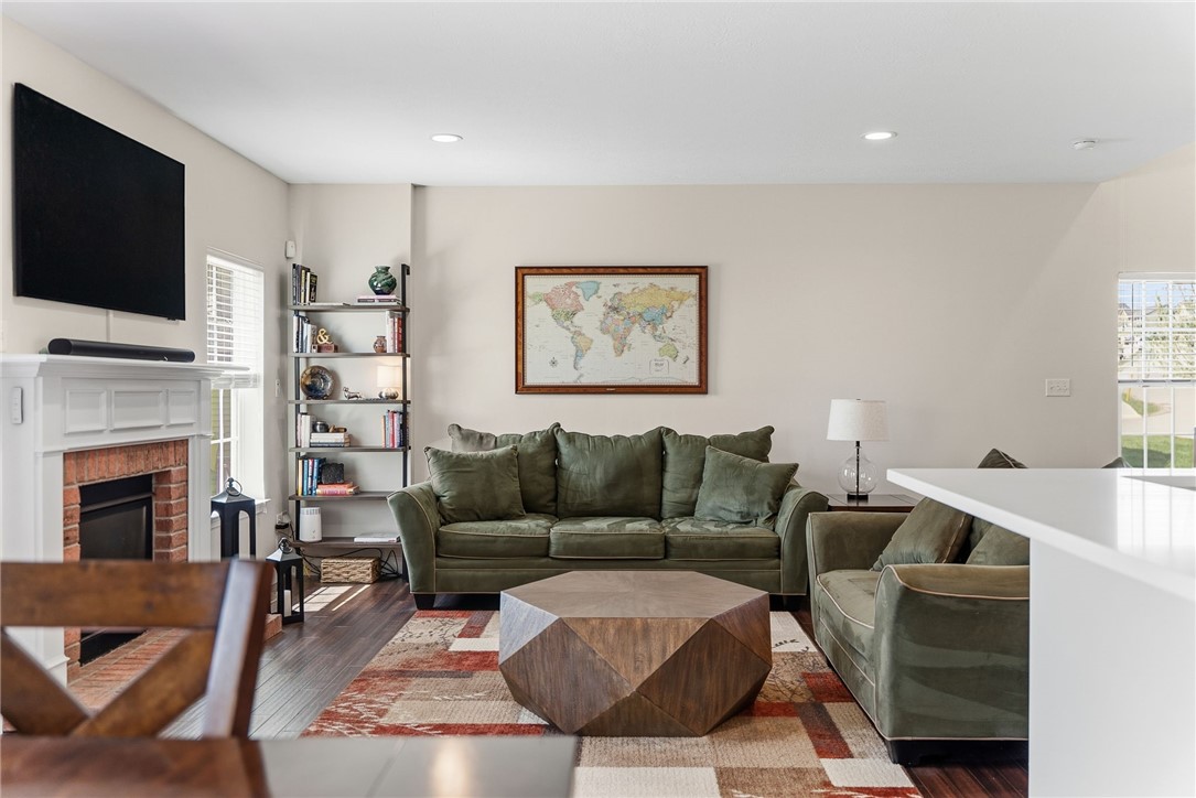 304 Sunrise Dr