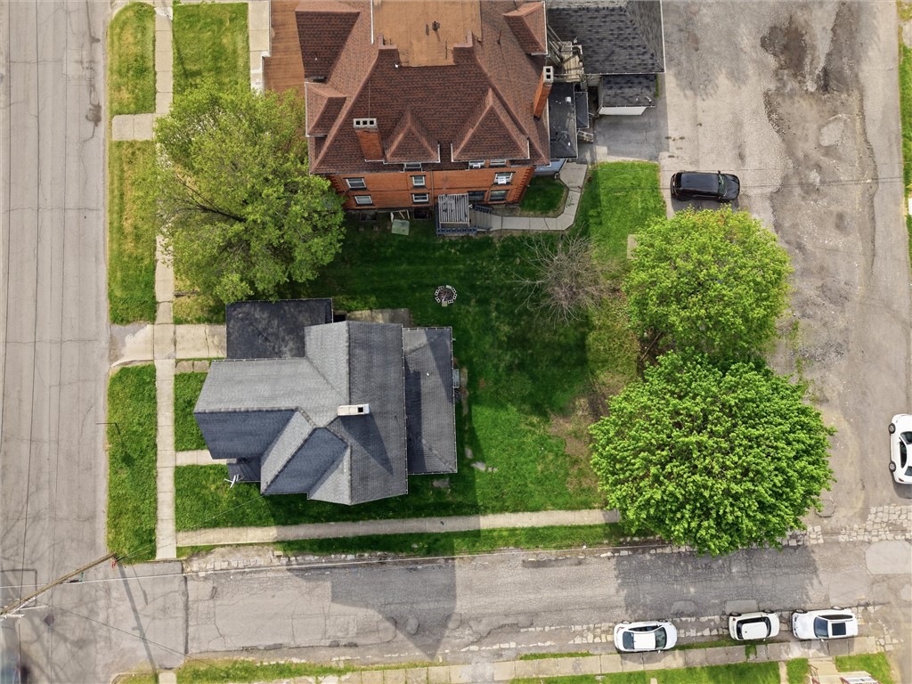111 E Wallace Ave