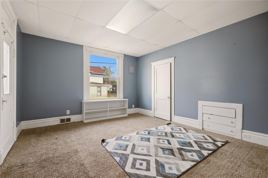 111 E Wallace Ave