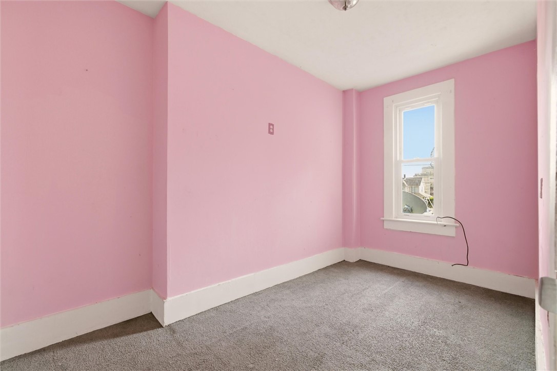 111 E Wallace Ave