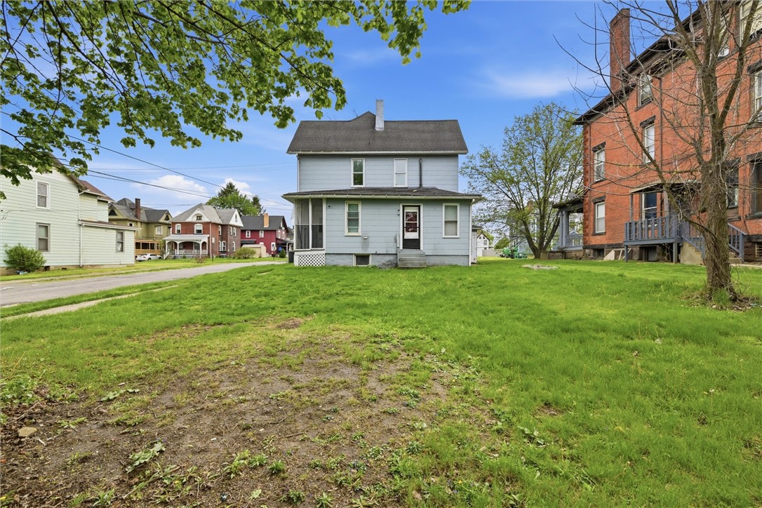 111 E Wallace Ave