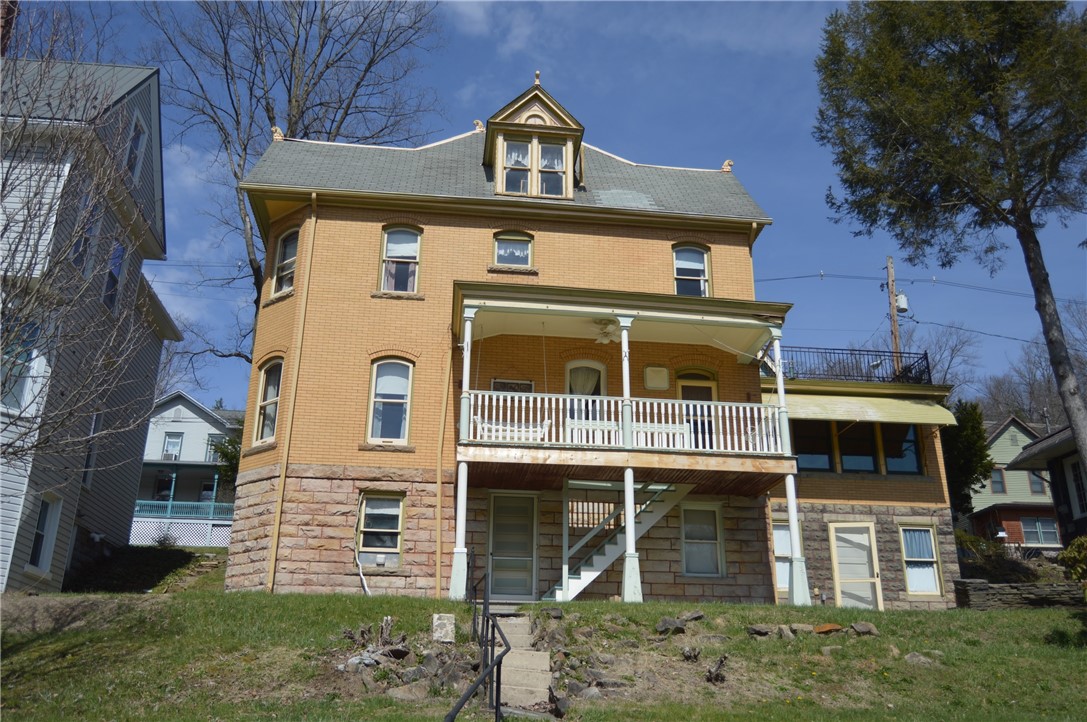615 Hill St
