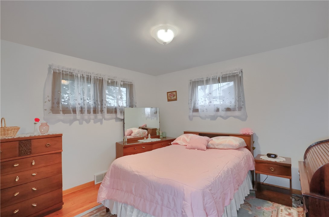1211 Gale St