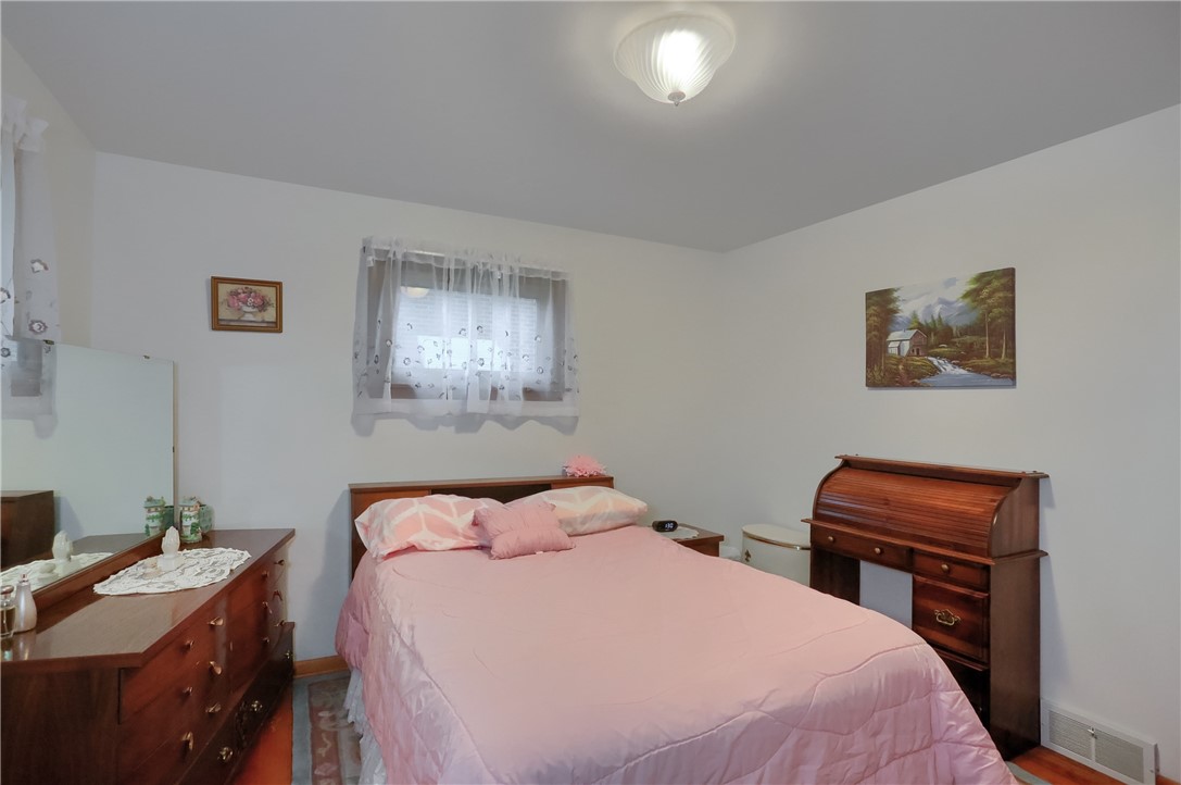 1211 Gale St