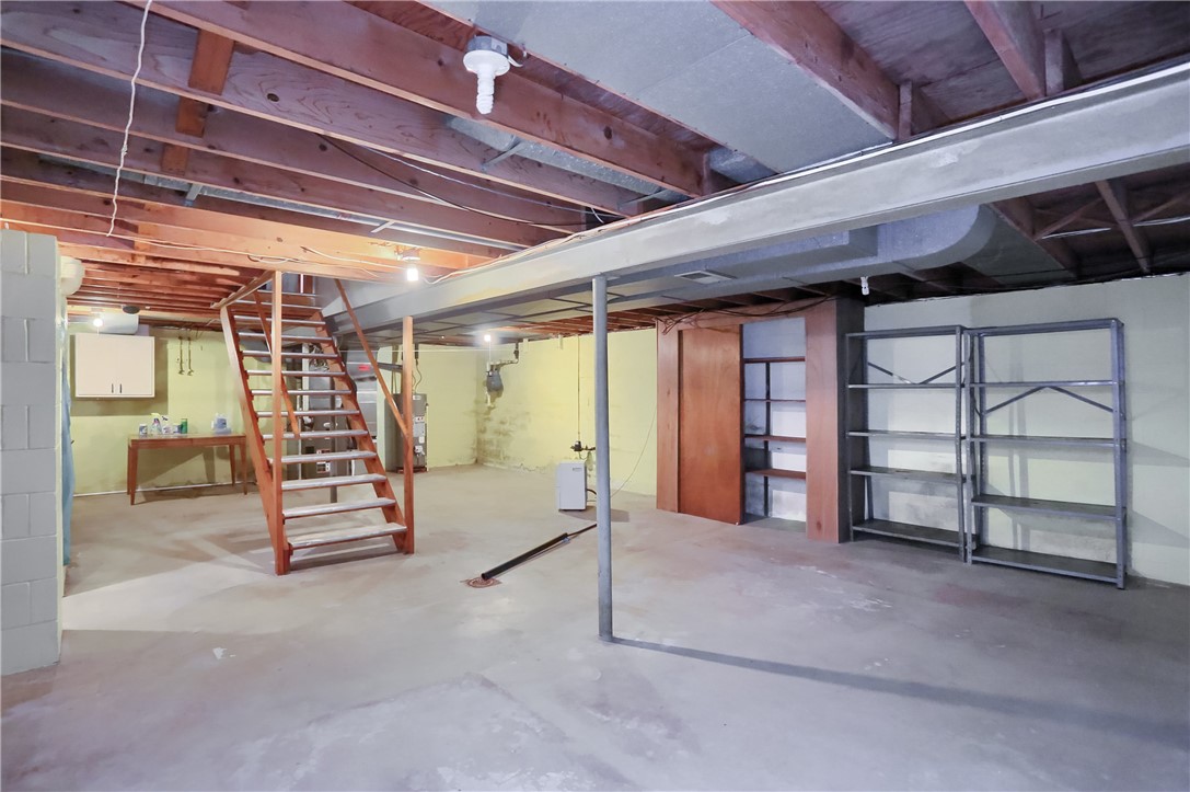 1211 Gale St
