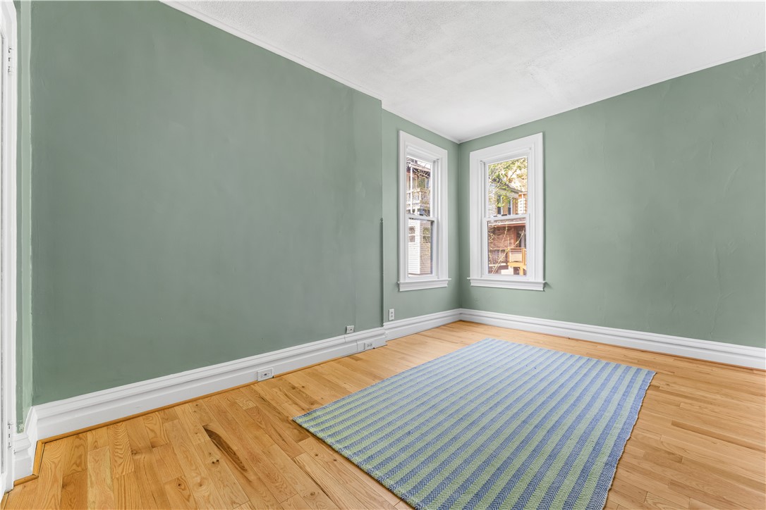 184 W Hutchinson Ave
