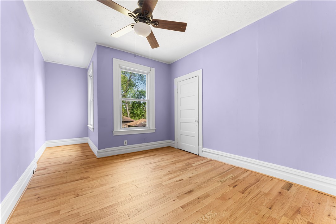 184 W Hutchinson Ave