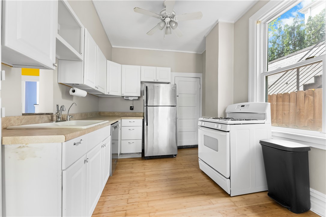 184 W Hutchinson Ave