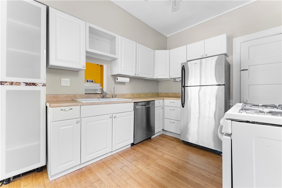 184 W Hutchinson Ave